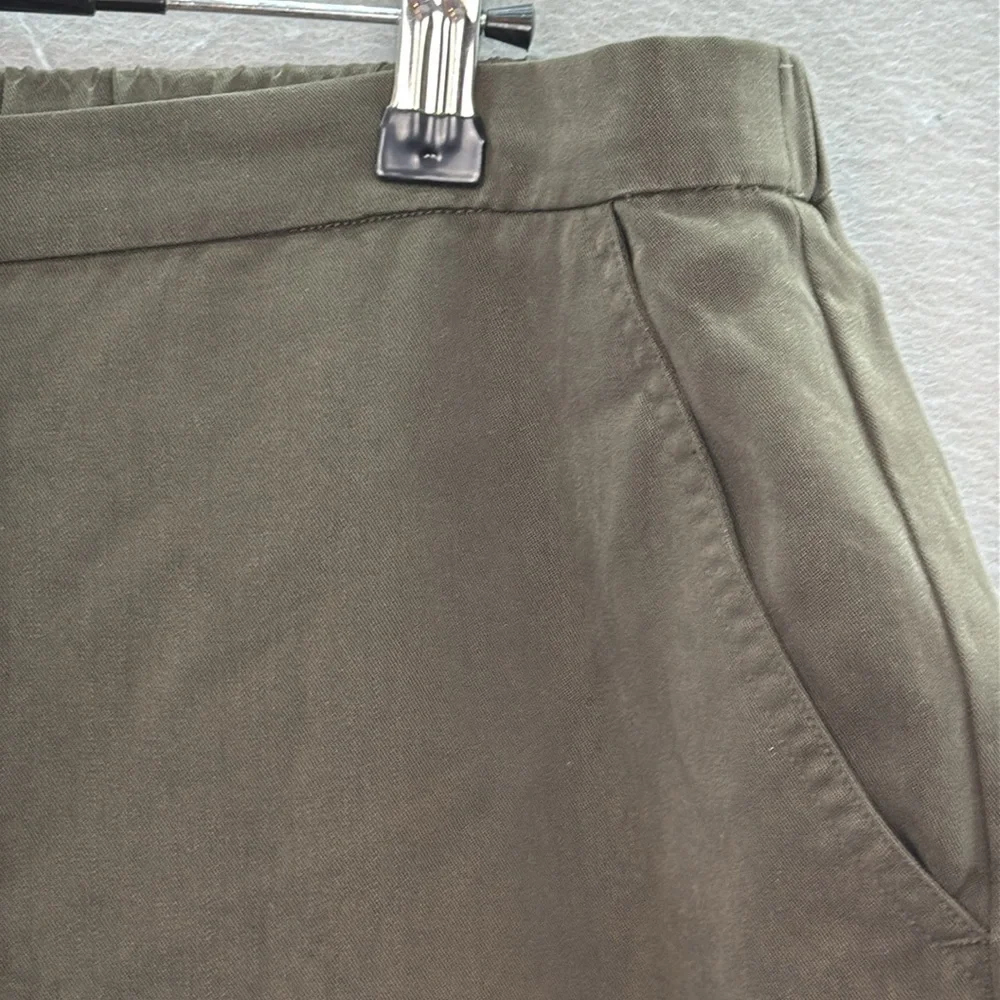 Eileen Fisher - Women's 100% Tencel twill tapered Ankle Pants olive pull on SZ M